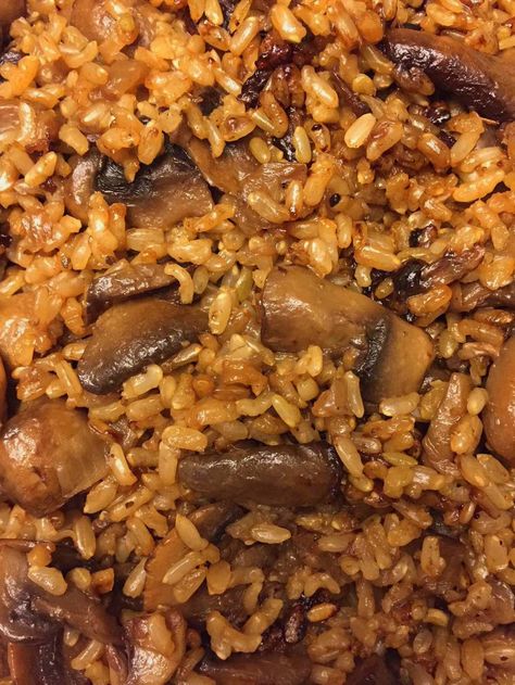 Brown Rice Side Dish, Mushrooms And Rice, Mushroom Rice Recipes, Dirty Rice Recipe, Vegan Mashed Potatoes, Pasta Easy, Mushroom Rice, Rice Side, Brown Rice Recipes