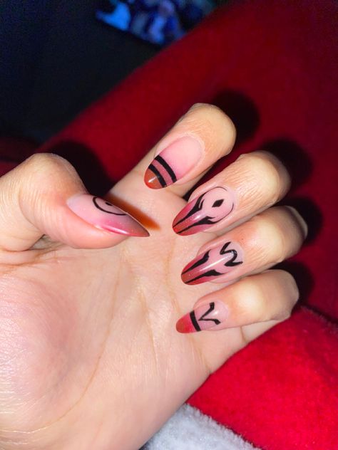 Love em Yor Forger Inspired Nails, Short Acrylic Nails Anime, Sukuna Nails Short, Anime Nail Inspiration, Mha Inspired Nails, Highclass Style, Gojo Inspired Nails, Anime Inspired Nail Art, Subtle Anime Nails