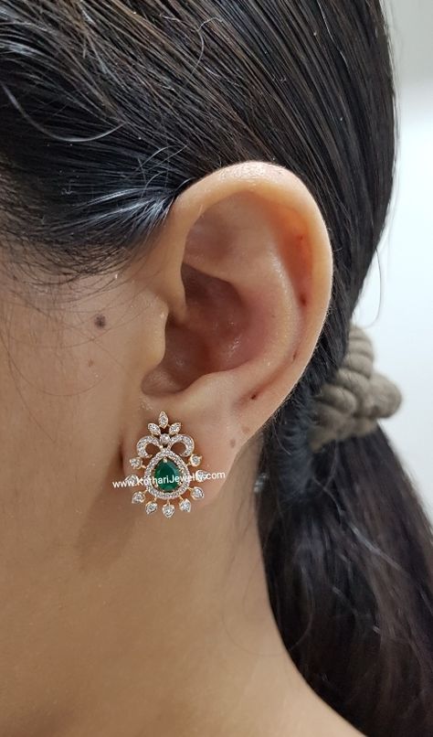 Ear Piercings Aesthetic, Ear Rings For Women, Tattoo Ear, Piercings Aesthetic, Small Earrings Gold, Gold Earrings Indian, Real Diamond Earrings, Aesthetic Earrings, Gold Earrings Models