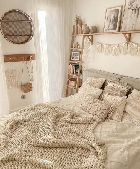 Beige Room, Bedroom Decor For Couples, Small Space Bedroom, Woman Bedroom, Home Decoration Ideas, Redecorate Bedroom, Cozy Room Decor, Stylish Bedroom, Room Makeover Bedroom