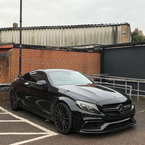 The Exquisite Lifestyle on Instagram: “All Black C63s ♠️ . Follow @the.exquisite Lifestyle 📸 @supercarsofben” C 63 Amg, Amg C63, Lux Cars, Mercedes Car, Street Racing Cars, Style Instagram, Mercedes Benz Cars, Benz Car, Super Luxury Cars