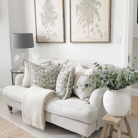 It’s finally the weekend! Hope everyone has a lovely one 🤍 This gorgeous photo is by Luci from @our_wandsworth_home featuring our Linum Angora cushions 🌿 #livingroomstyle #livingroomdecor #livingroomideas #livingroominspo #livingroomstyling #cushions #handmadecushions #interiorstyling #neutralhome #interiorsinspo #moderncountrystyle #moderncountryinteriors #moderncountrydecor #countrynewbuild #simplestyling #countrycottagestyle #farmhousestyling #neutralhome #neutralstyling #neutraldecor #i... London Decor, Sofa Cushions, Living Room Inspo, Living Room Style, Living Room Inspiration, Room Inspo, Home Living Room, Room Inspiration, Apartment Decor