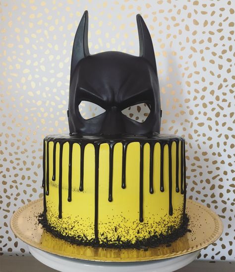 Knight Cake, Batman Theme Party, Batman Themed Birthday Party, Batman Cake Topper, Batman Birthday Cakes, Batman Cake, Batman Mask, Boys Birthday Party, Batman Birthday Party