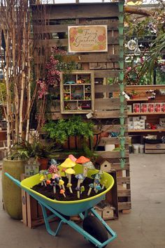 Summer Shop Display Ideas, Tree Display Retail, Fairy Garden Display Ideas, Garden Shop Ideas, Garden Display Ideas, Garden Center Ideas, Garden Shop Display, Garden Centre Displays, Fairy Garden Display