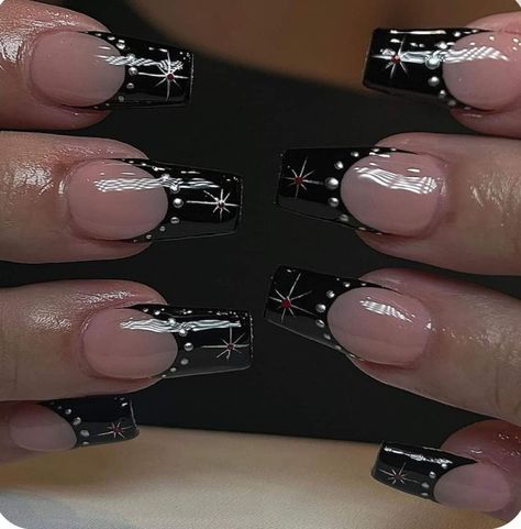 Black Biab Nail Designs, Black Fairy Nails, Cool French Tip Nail Designs, Black And Silver Nails, Black Nails Design, Punk Nails, Goth Nails, Grunge Nails, Pearl Nails