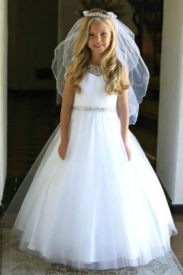 Communion Dresses Lace, First Communion Hairstyles, Indie Outfits Summer, Communion Hairstyles, Girls First Communion Dresses, Tea Length Bridesmaid Dresses, Girls Communion Dresses, Holy Communion Dresses, 1st Communion