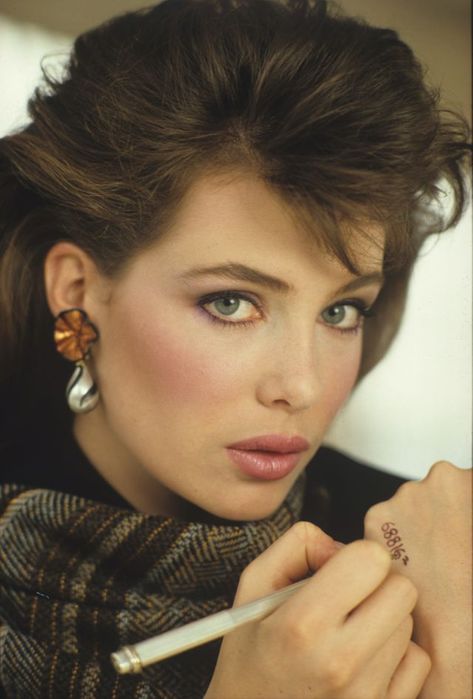 22 Vintage Photographs of a Young and Beautiful Kelly LeBrock From the Early 1980s ~ vintage everyday Shannon Tweed, Kelly Lebrock, Brooke Shields, Actrices Hollywood, Young And Beautiful, Classic Beauty, Hottest Celebrities, Vintage Photographs, Fashion History