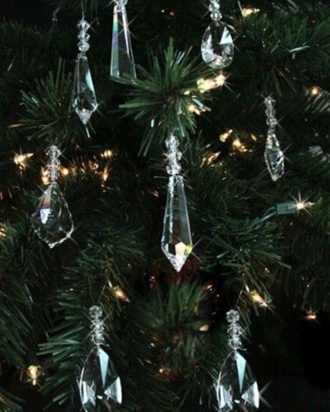 Paper Crafts Ideas, Crystal Christmas Tree, Decor Christmas Tree, Classy Christmas, Christmas Tree Inspiration, Beaded Christmas Ornaments, Christmas Inspo, Home Decor Christmas, Crystal Ornament