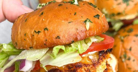 Honey Mustard Chicken BLT Sliders – Bad Batch Baking - Restaurant... Blt Sliders, Blt Chicken, Restaurant Copycat Recipes, Chicken Blt, Batch Baking, Honey Mustard Salmon, Restaurant Copycat, Chicken Club, Recipes Family