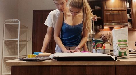 Christmas Couple Baking, Baking Aesthetic With Bf, Couple Baking Cookies Together Aesthetic, Baking Couple, Couple Baking, Couples Baking, Baking Night, Teen Couple, Baking Christmas Cookies