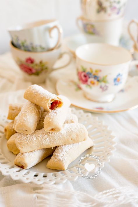 Dominican Desserts, Guava Candy, Dominican Style, Guava Recipes, Cookies Fruit, Guava Paste, Biscuits Cookies, Dominican Food, Afternoon Coffee