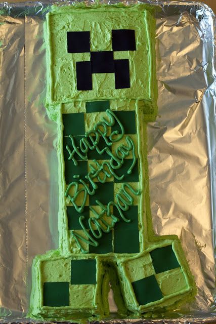 Creeper Head Cake, Mine Craft Cakes Boys, Diy Minecraft Cake Easy, Chocolate Minecraft Cake, Minecraft Creeper Cake Ideas, Minecraft Diy Cake, Minecraft Creeper Birthday Cake, Minecraft Birthday Cake Diy, Creeper Birthday Party