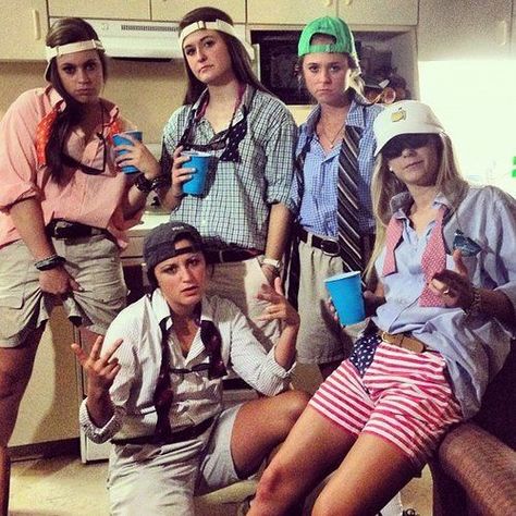 The 5 Best Sorority Group Halloween Costumes. Our favorite time of year is almost here! We love dressing up, but sometimes need inspiration for Halloween costumes.  We compiled a list of our favorite group costumes we've seen so that you can coordinate with your sorority sisters! http://www.greeku.com/blog/5-best-sorority-group-costume-ideas/ Frat Boy Costume, Funny Group Halloween Costumes, Costumes Funny, Frat Guys, Hallowen Ideas, Hallowen Costume, Diy Kostüm, Halloween 2013, College Halloween