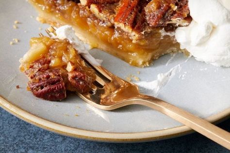 Bourbon Pecan Pie Recipe: How to Make It Bourbon Pecan Pie Recipe, Apple Pecan Pie, Vegan Pecan Pie, Pecan Cobbler, Vegan Pecan, Bourbon Pecan Pie, Pecan Pie Easy, Pecan Tarts, Pumpkin Pecan Pie