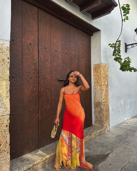 beautiful day in the neighborhood 🇨🇴 | Instagram Beach Night Outfit, Family Dinner Outfit, Cabo Outfits, Outfits For Mexico, Summer Wedding Outfits, City Outfits, Tropical Dress, Pinterest Fashion, Women Wedding Guest Dresses