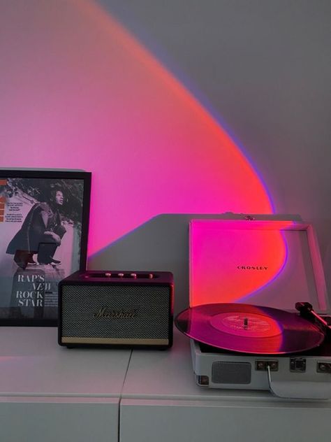 Record Player Aesthetic, White Bedside Lamps, Crosley Record Player, Modern Bathroom Wall Art, Retro Apartment, Vinyl Aesthetic, Sunset Lamp, Vinyl Player, Vinyl Record Player