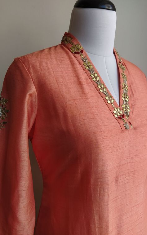 Back Gala Design, V Neck Kurti, V Neck Kurti Design, Modern Kurti, Boat Neck Kurti, Umbrella Kurti, Neck Patterns For Kurtis, Chudidhar Neck Designs, Suit Neck Designs