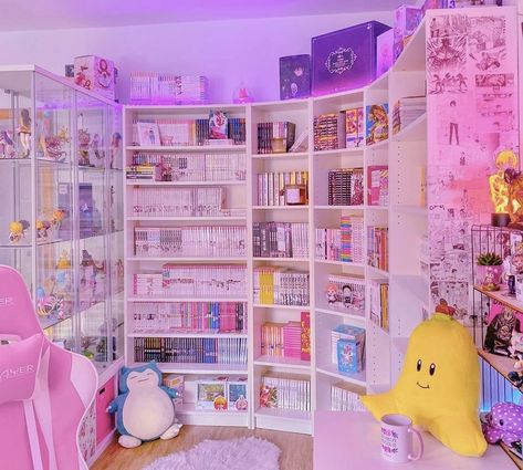 Doll Collection Display Ideas, Manga Collection Room, Manga Shelf Aesthetic, Figure Display Ideas, Otaku Room Aesthetic, Manga Shelf, Shelf Inspiration, Otaku Room, Room Redesign