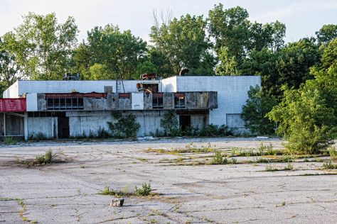 Abandoned Strip Mall, Mall Abandoned, Abandoned Schools, East Vancouver, Sunny 16 Rule, Abandoned Malls, Abandoned Place, Eastern Kentucky, Gary Indiana