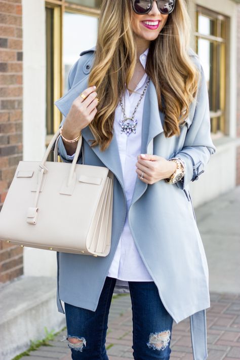 Spring Trench | The Teacher Diva Short Coat Outfit, Blue Coat Outfit, Roma Fashion, Spring Trench, Outfit Cardigan, Blue Trench Coat, Dallas Fashion, Coachella Fashion, Coat Outfit