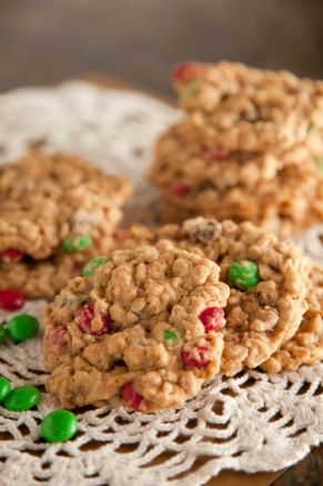 MONSTER COOKIES Monster Cookies Recipe, Paula Deen Recipes, Monster Cookie, Best Cookies Ever, Raisin Cookies, Oatmeal Raisin, Paula Deen, Cookie Monster, Cookies Recipe