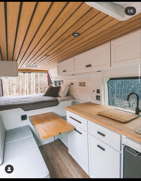 Tiny House Camper, Travel Camper, Bus Living, Kombi Home, Caravan Renovation, Van Conversion Interior, Campervan Life, Build A Camper Van, Van Life Diy