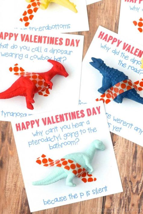 Remember how fun it was to make your own Valentines for your classmates? Now you can make them again with your own kids! I’ve gathered up over 20 of the cutest, most creative Valentine ideas!… Dinosaur Valentine, Valentines Bricolage, Dinosaur Valentines, Dinosaur Printables, Class Valentines, Happy Hearts Day, Kids Valentines, Valentines Ideas, Creative Valentines