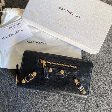 BNIB Authentic Balenciaga Wallet Balenciaga Wallet, Balenciaga Handbags, Wallet Shop, Long Wallet, Card Slots, Balenciaga, Slots, Black Color, Credit Card