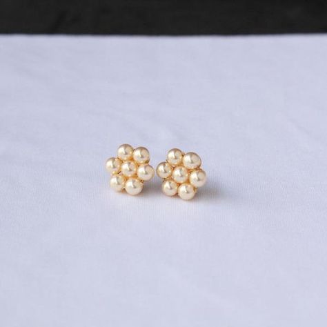 Moti Kudi , earring , indian jewellery, ethnic , marathi jewellery by ZivarCreations on Etsy Marathi Jewellery, Earring Indian, Vintage Style Wedding Rings, Stud Earrings Unique, Antique Jewellery Designs, Buy Pearls, Jewellery Indian, Bridal Jewelry Collection, Gold Bangles Design