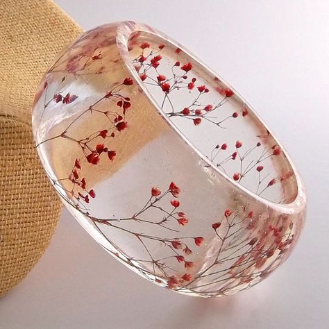 Ideas for Resin jewelry Diy Jewlery, Resin Bracelet, Resin Bangles, Flowers Red, Botanical Jewelry, Red Baby, Resin Ring, Bijoux Diy, Resin Diy