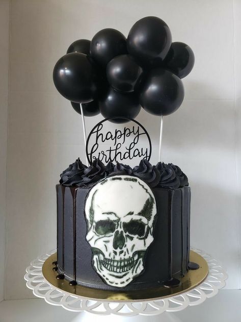 Spooky Cakes Birthday, Skull Cake Ideas, Spooky Birthday Cake, Skull Birthday Cake, Goth Cake, Spooky Cakes, Gothic Birthday Cakes, Goth Cakes, Horror Cake