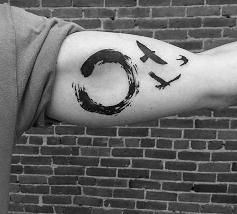 Bird Silhouette Tattoos, Zen Tattoo, Bicep Tattoo Men, Inner Bicep Tattoo, Black And White Tattoo, Circle Tattoos, Tattoo Inspiration Men, Silhouette Tattoos, Bicep Tattoo