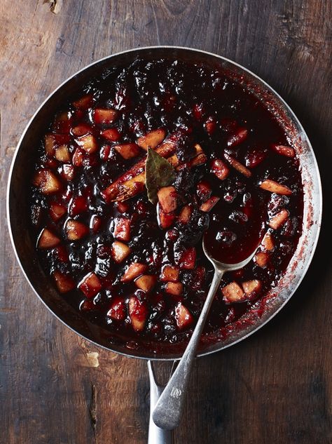 Cheat's cranberry sauce Christmas Dinner Trimmings, Christmas Sauce, Jamie Oliver Christmas, Roasted Parsnips, Christmas Side Dishes, Cranberry Sauce Recipe, Jamie Oliver Recipes, Xmas Food, Christmas Dishes