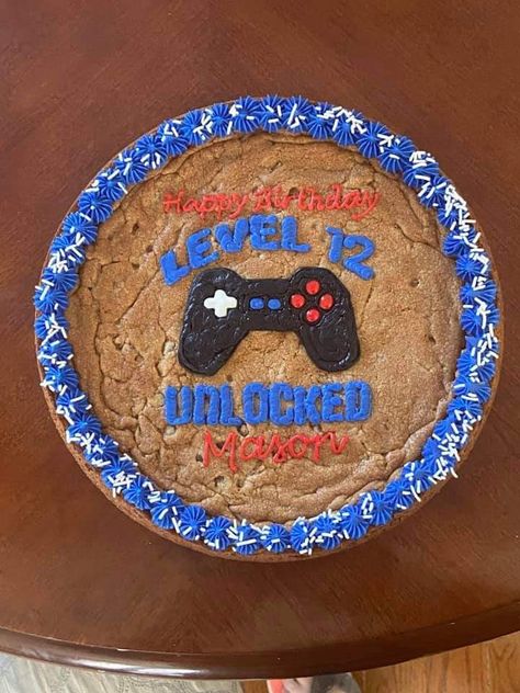 Gamer Cookie Cake, Video Game Cookie Cake, Birthday Cookie Cake Designs For Men, Birthday Cookie Cake Designs, Cookie Cake Ideas, Happy Birthday Gamer, Jordan Painting, Cake Designs For Boy, Cookie Cake Decorations