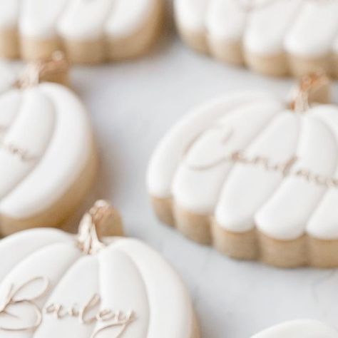 Bouge Cookie Company on Instagram: "These pumpkins made for the prettiest place cards for Friendsgiving! 🦃🤍 
.
.
I am working away on Thanksgiving cookies right now! Can’t wait for you all to take them to your Thanksgivings! ☺️
.
.
#thanksgiving #friendsgiving #happythanksgivng #turkeyday #happyfriendsgiving #pumpkins #pumpkincookies #placecardcookies #customcookies #decoratedcookies #sugarcookies #cookies" Place Card Cookies Thanksgiving, Thanksgiving Cookie Name Cards, Thanksgiving Cookie Place Cards, Thanksgiving Place Card Cookies, Placecard Cookies, Friendsgiving Cookies, Cookie Place Cards, Thanksgiving Sugar Cookies, Happy Friendsgiving