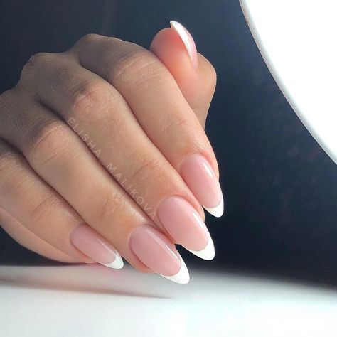 Nail Almond, Classy Almond Nails, Almond Acrylic Nails Designs, Pink Tip Nails, Almond Nails French, Long Almond Nails, Outfits Amazon, Gifts Amazon, French Manicure Nails