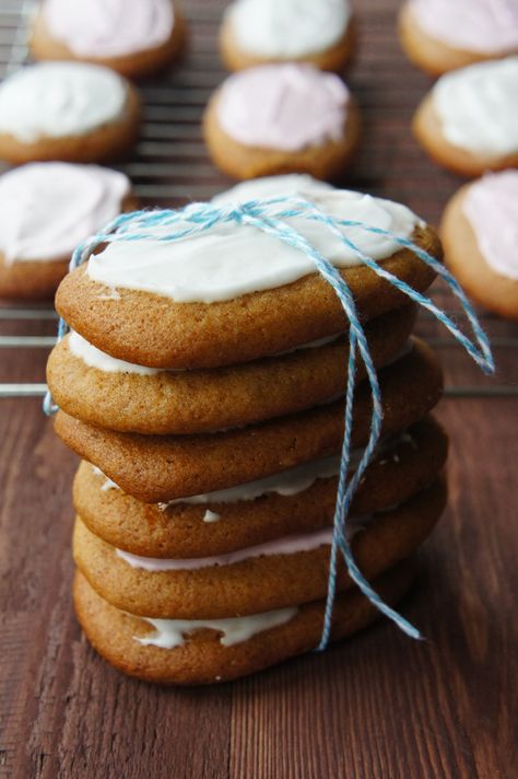 Honey Jumble Biscuits (Australian Biscuit Series Part 1) | Close Encounters of the Cooking Kind Australian Biscuits, Jumble Cookies, Ideas For Boards, Mint Slice, Clean Eating Kids, Dessert Book, Australian Recipes, Curtis Stone, Festive Recipes