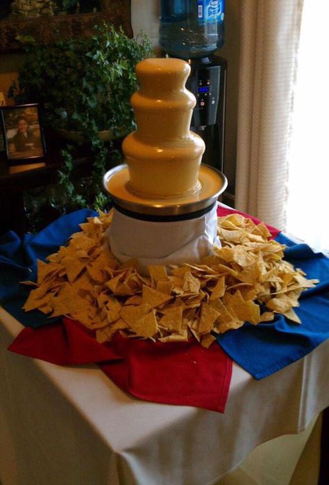 Nacho fountain Rustic Wedding Taco Bar, Tacobar Party, Cheese Fountain, Chocolate Fountain Bar, National Nacho Day, Taco Bar Wedding, Chocolate Fountain Recipes, Cheese Fondue Recipe, Taco Bar Party