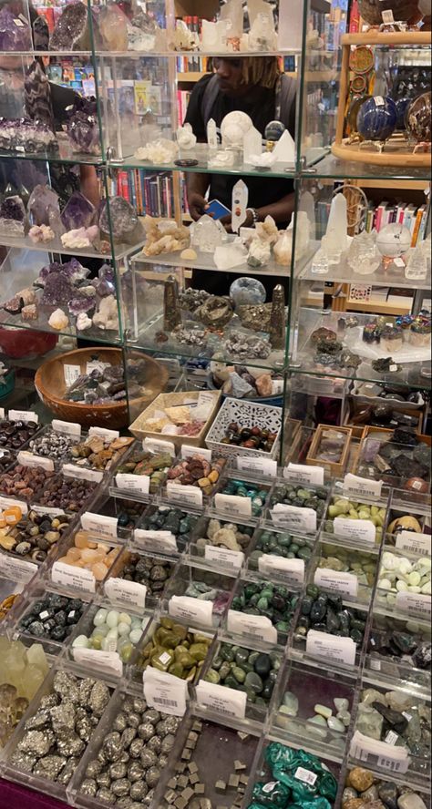 Spiritual Store Ideas, Crystal Shopping, Witch Store, Witchcraft Shop, Spiritual Items, Spiritual Shop, Crystal Store, Magical Crystal, Metaphysical Store