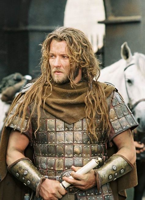 Gawain played by Joel Edgerton in 2004's King Arthur. So Beautiful. Arthur Movie, King Arthur Movie, King Arthur 2004, Rei Arthur, Roi Arthur, Joel Edgerton, Arthurian Legend, Rotten Tomatoes, Movie Images