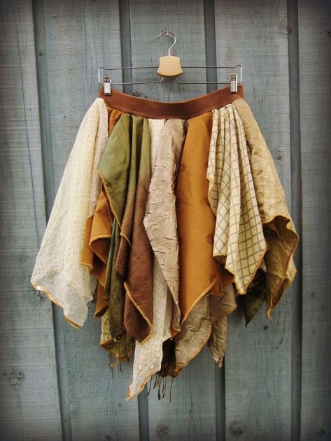 Scarecrow Skirt, Woodland Fairy Costume, Bohemian Skirts, Woodland Elf, Ren Faire Costume, Stile Casual Chic, Fair Outfits, Skirt Inspiration, Fest Outfits