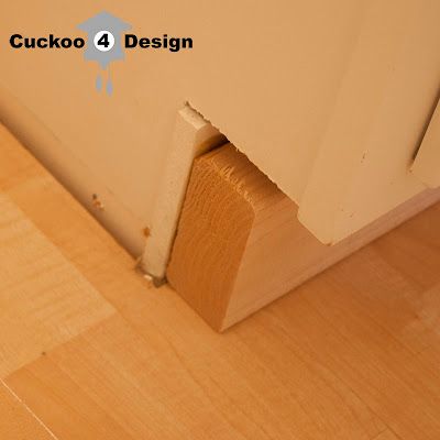 how to fix a vanity kick plate Cabinet Toe Kick, Bathroom Cabinet Makeover, Budget Diy Home Decor, Kitchen Island Makeover, Cabinet Trim, Diy Bathroom Vanity, Kick Plate, Cabinet Makeover, Bathroom Redo