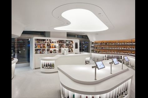 Genius Bar, Liquor Shop, Battery Park, Retail Inspiration, Wine Shop, Interior Display, Wine Store, Retail Interior, Commercial Space