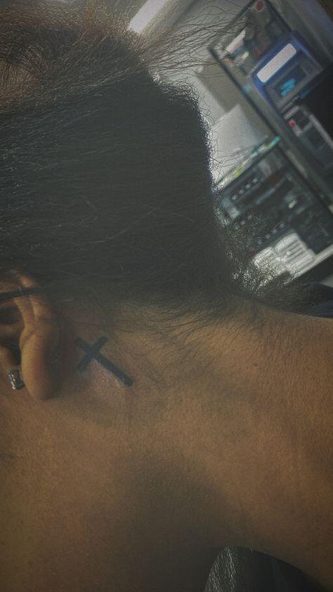 Cross Tat Behind Ear, Cross Behind Ear Tattoo Black Women, Cross Behind Neck Tattoo, Neck Tattoos For Black Women, Cute Small Neck Tattoos, Cross Neck Tattoo For Women, Cross Tattoos For Women Behind The Ear, Cross Ear Tattoo, Neck Small Tattoo