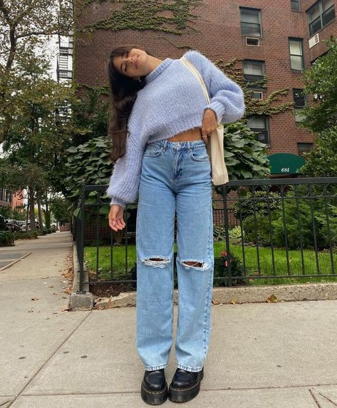 Jeans And Loafers Outfit, Lani Pliopa, Model Streetwear, Jacket Outfit Women, Jeans Outfit Winter, Fashion For Petite Women, Everyday Fashion Outfits, Create Outfits, Outfit Inspo Fall