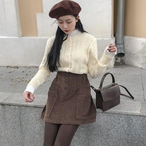 Outfit Hongkong, Japan Outfit, Vintage Inspired Fashion, Tomboy Style Outfits, Dressed To Kill, Tomboy Fashion, Cozy Outfit, Girly Fashion, Japan Fashion