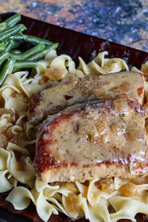 Date Night Pork Chops Best Pork Chop Recipe, Tender Pork Chops, Pork Chop Dinner, Apple Pork Chops, Glazed Pork Chops, Chop Recipes, Just A Pinch Recipes, Baked Pork Chops, Chops Recipe