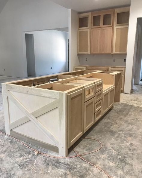 Kitchen Island Using Stock Cabinets, Large Kitchen Island Designs, Large Kitchen Ideas, Diy Kitchen Cabinets Painting, Kitchen Island Cabinets, Diy Home Interior, Kitchen Island Plans, Farmhouse Kitchen Island, Large Kitchen Island