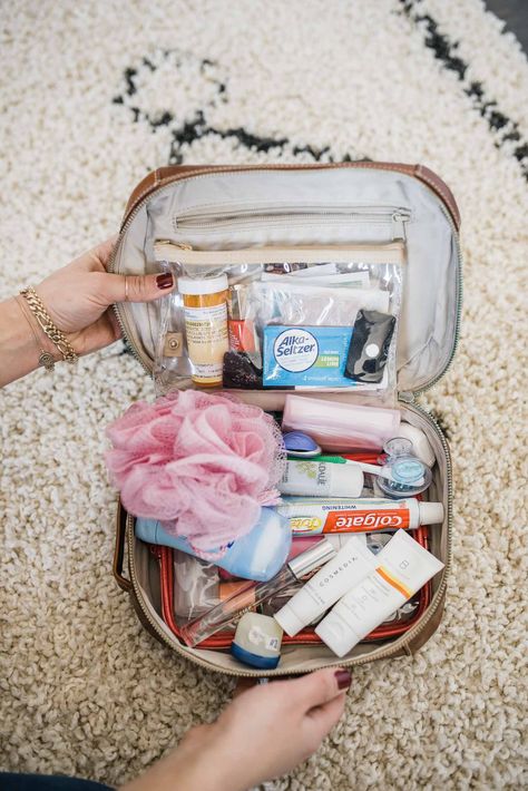 See how to pack a toiletry bag the right way so you are never without the travel essentials. Get the full list of travel products for women, how to organize your toiletry bag and MORE! PLUS, get my FREE carry on checklist when you subscribe. #travelhacks #toiletry #toiletryhacks #traveltips Toiletries List, Packing Toiletries, Logo Instagram, Suitcase Packing, Rollerball Perfume, Packing List For Travel, Packing Tips For Travel, Travel Toiletries, Toiletry Bag Travel