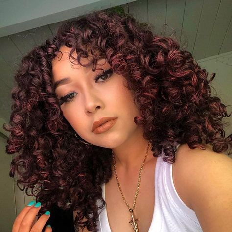 Dark Red Hair Color Natural Curly, Red Balayage Hair Curly Natural, Curly Hair Color 2023 Trends, Wine Hair Color Curly, Red Pintura Highlights Curly, Curly Dark Brown Hair With Red Highlights, Red Balayage On Curly Hair, Cool Brown Curly Hair, Curly Haircolour Ideas